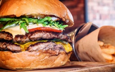 Hooters Investor Joins the Crypto Hype: “Eating a Burger Is Now a Way to Mine!”
