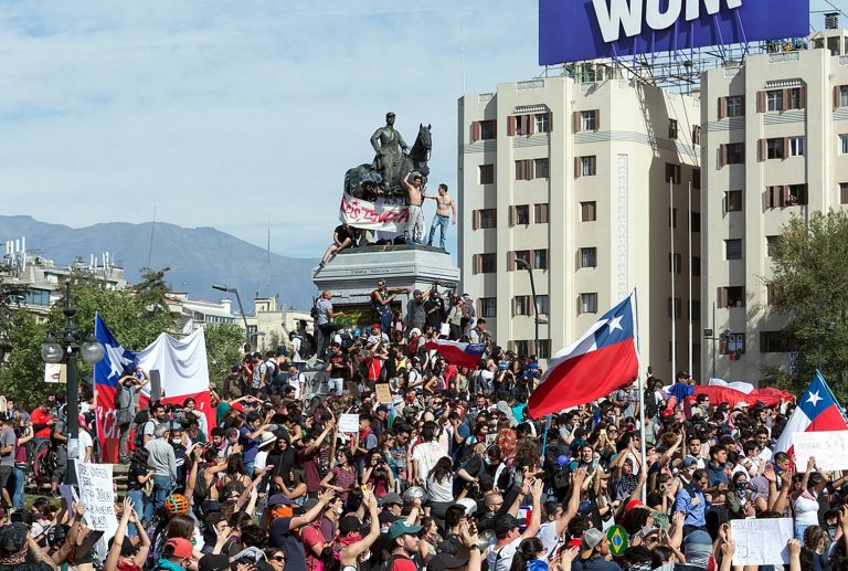 Cash Runs Dry at ATMs as Protests Escalate in Chile