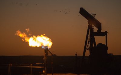 Russian Oil Companies Want to Mine Crypto on Flare Gas