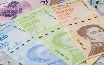 Venezuelan Bolivar Plunges as Central Bank Stops Intervening and Public Spending Rises