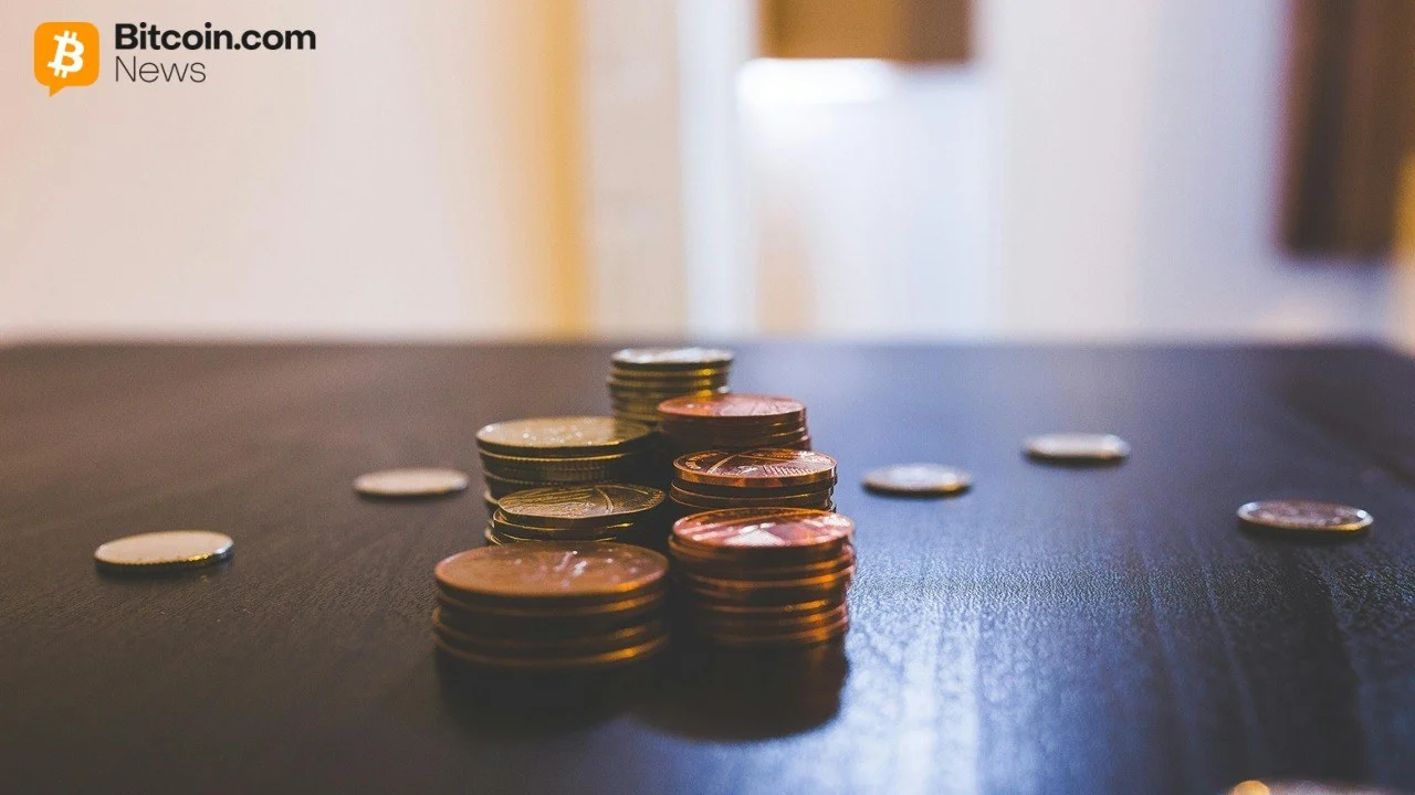 Whale Wallets Stack $4.3M in Chainlink and Dogecoin Longs, $8M+ in Pending Orders
