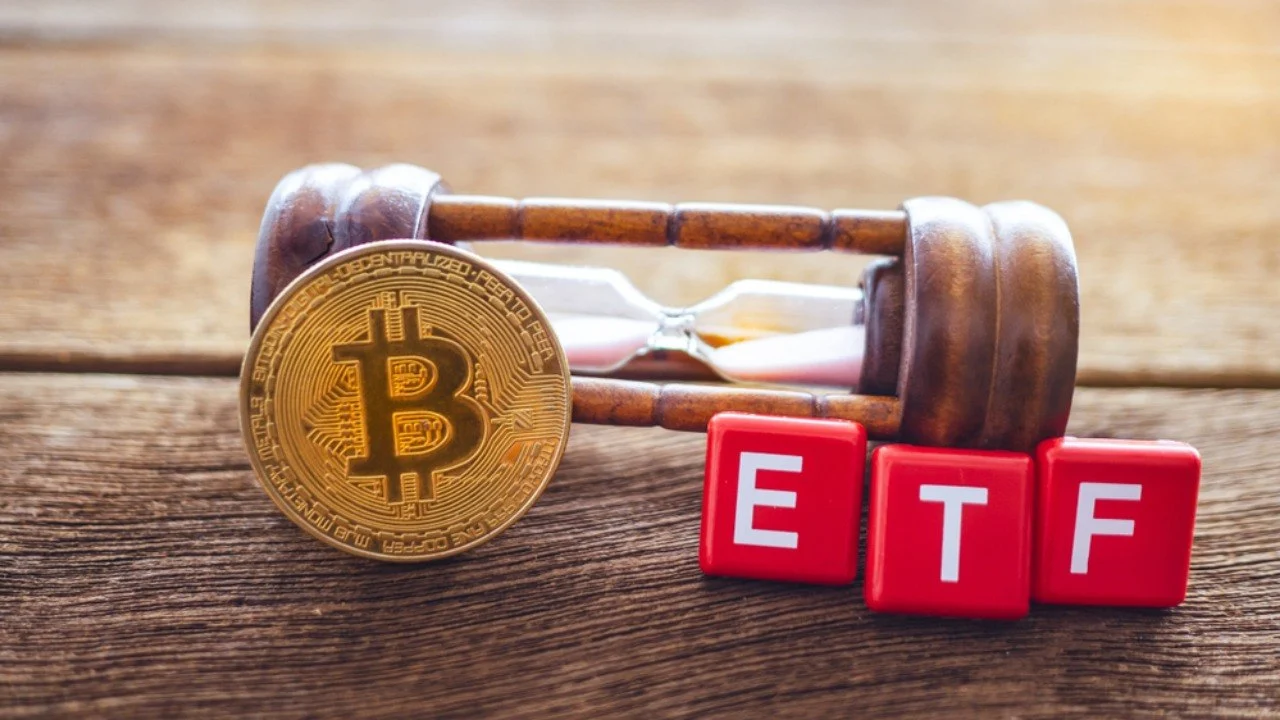 Bitcoin ETFs Lose $519M as Grayscale’s GSOL Pulls in Fresh Solana Demand