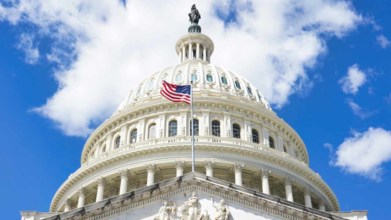 Grayscale Points to Top 15 Crypto Revenue Protocols Trading Cheap as CLARITY Act Nears