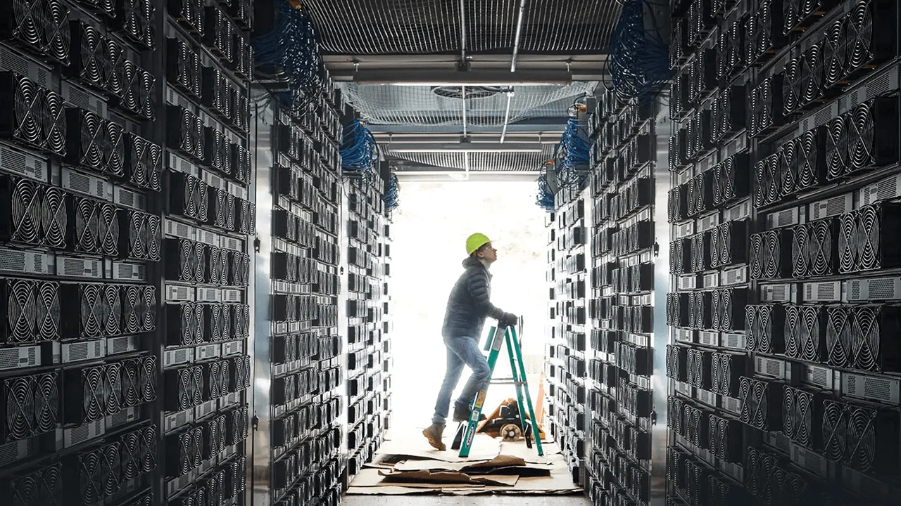 Expert Flags Bitcoin’s First Hashrate Bear Market as Network Sheds 145 EH/s