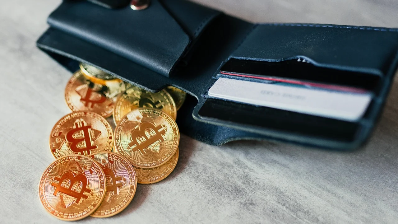Is Bitcoin Cheap Yet? Grayscale Flags 2 Catalysts That Could Decide BTC’s Next Move