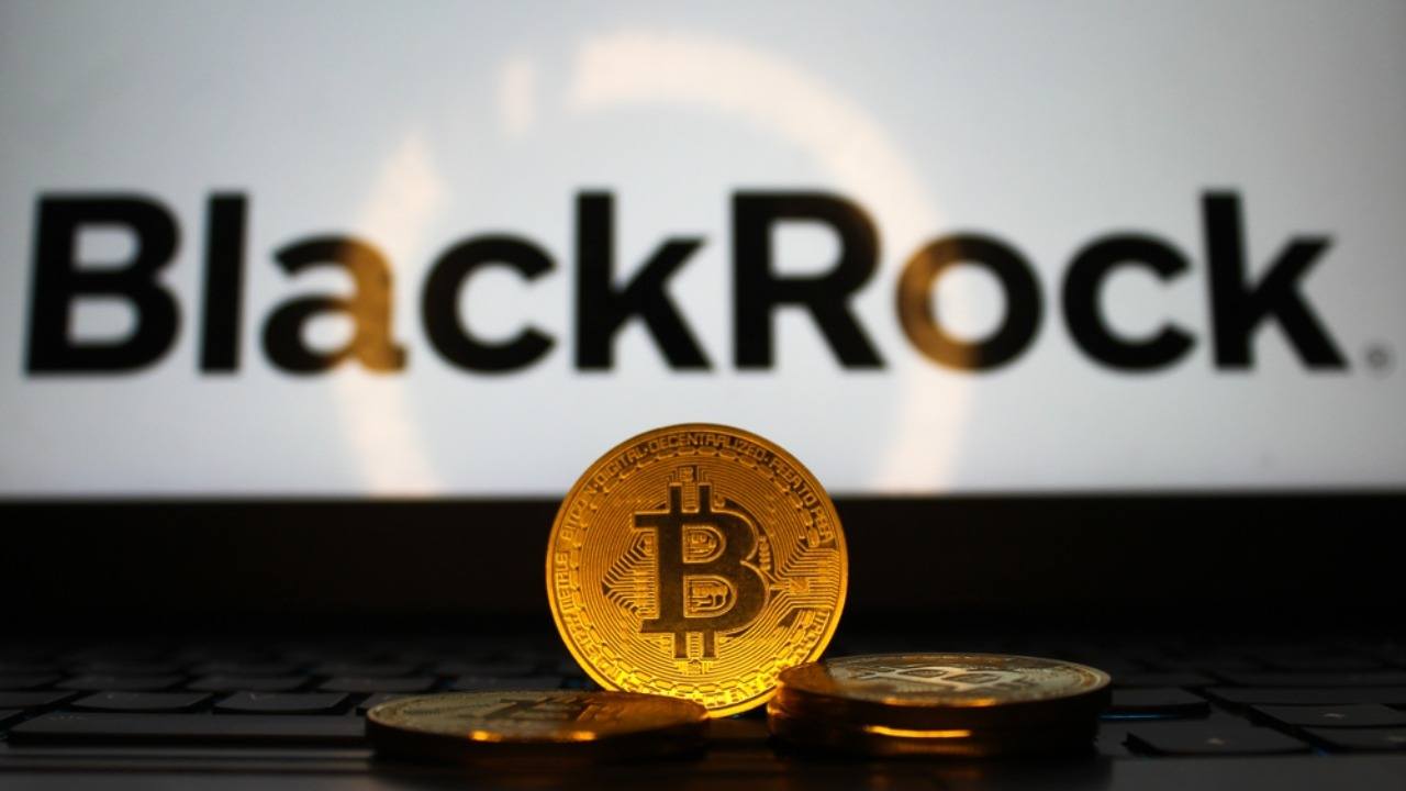 Blackrock’s IBIT Sees $773 Million Weekly Exit as Bitcoin ETFs Lose $527 Million