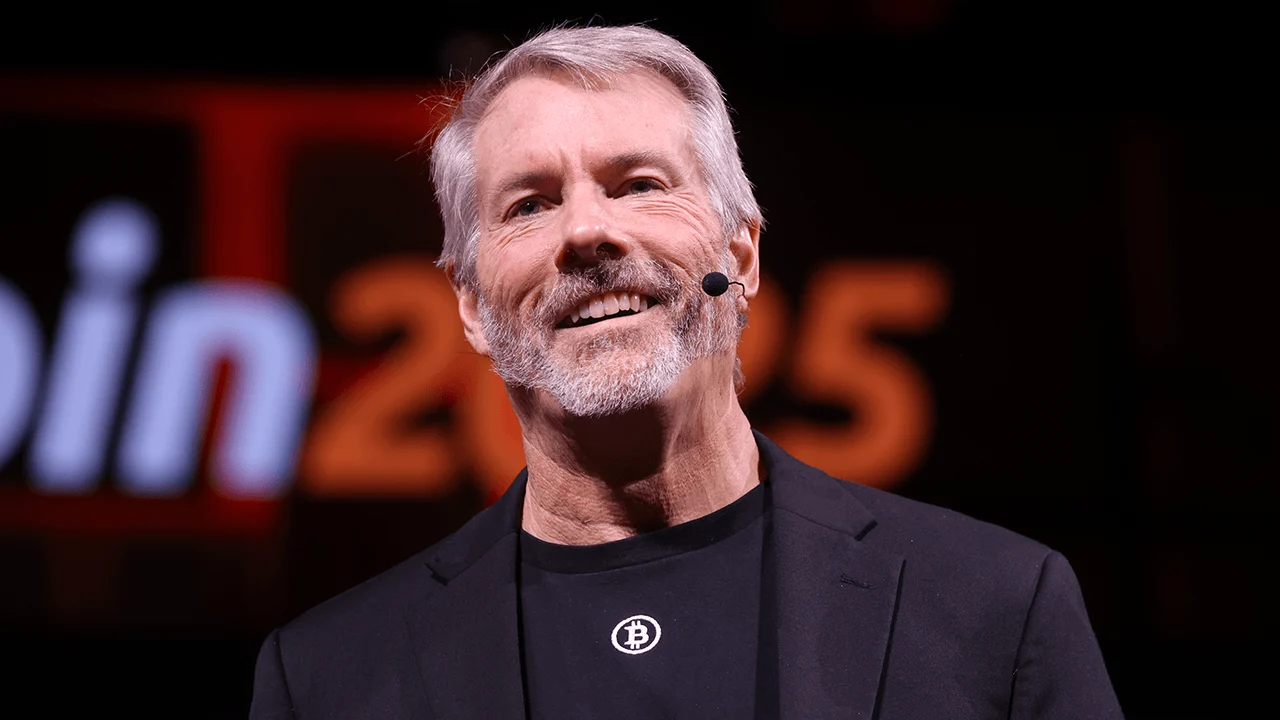 Saylor Reports Zero Bitcoin Buys as Strategy’s Cash Reserve Hits $3 Billion