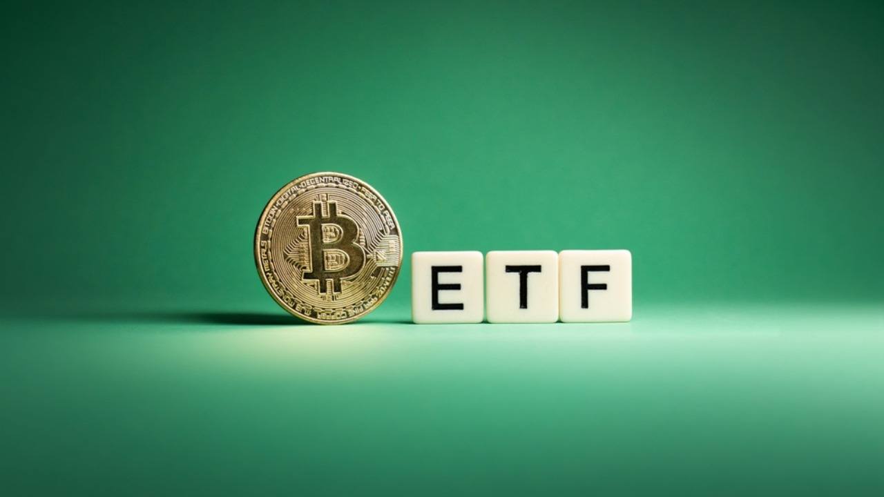 Bitcoin ETFs Post Best Week Since April With $854 Million Inflow