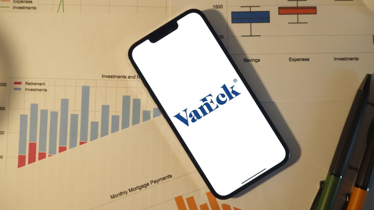 Vaneck: Bitcoin’s Correction May Be Ending as 8 of 12 Signals Fire